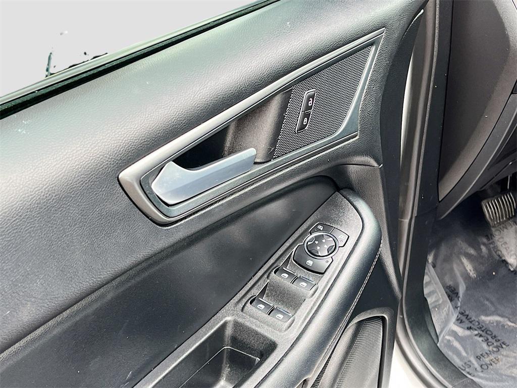 used 2024 Ford Edge car, priced at $21,800