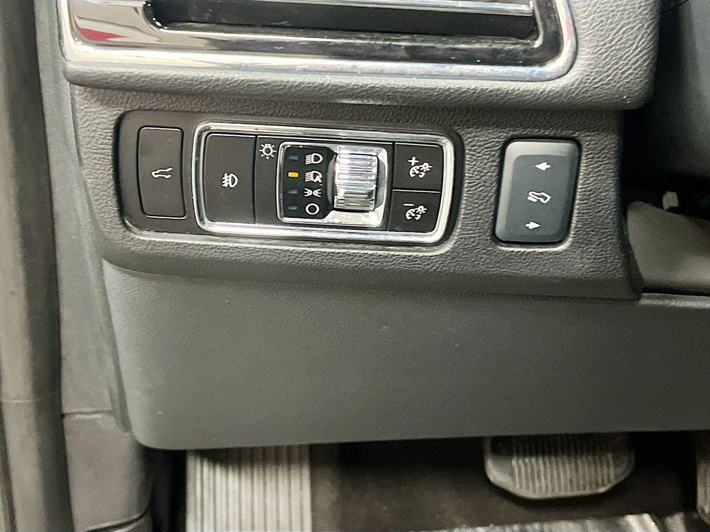 used 2023 Lincoln Navigator car, priced at $56,900