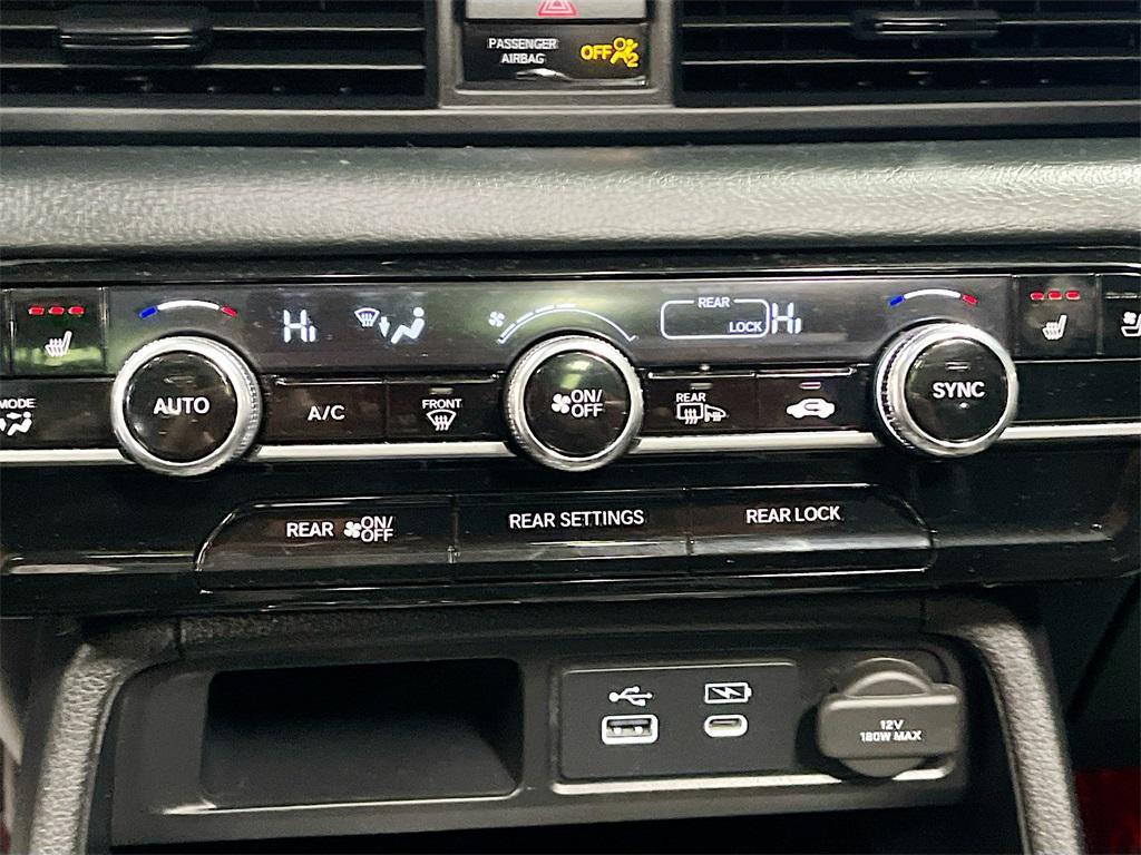 used 2025 Honda Pilot car, priced at $39,200