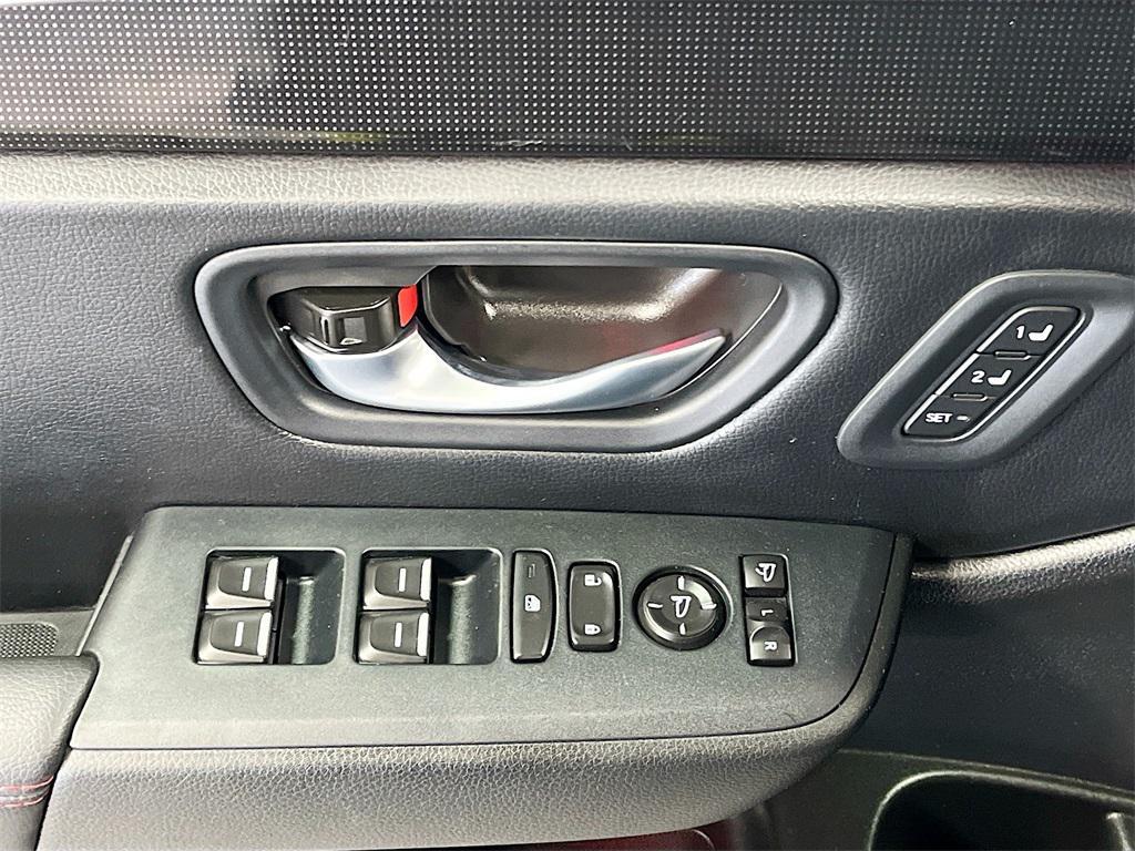 used 2025 Honda Pilot car, priced at $39,200