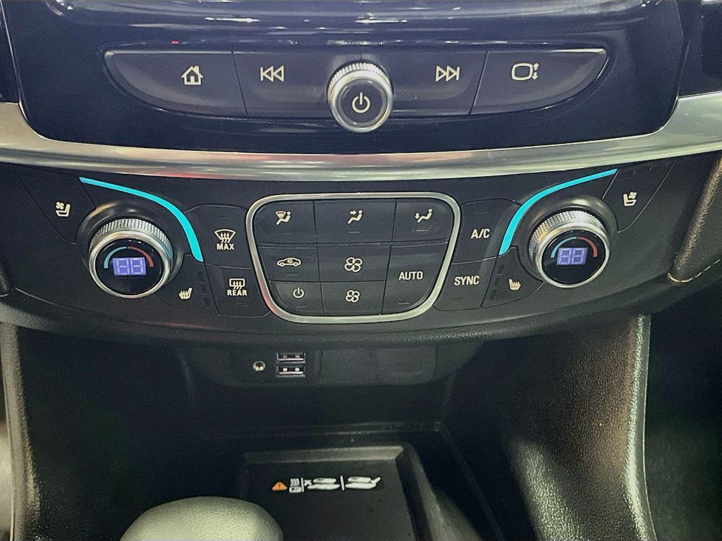 used 2023 Chevrolet Traverse car, priced at $32,500