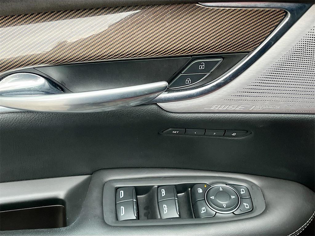 used 2021 Cadillac XT5 car, priced at $25,000