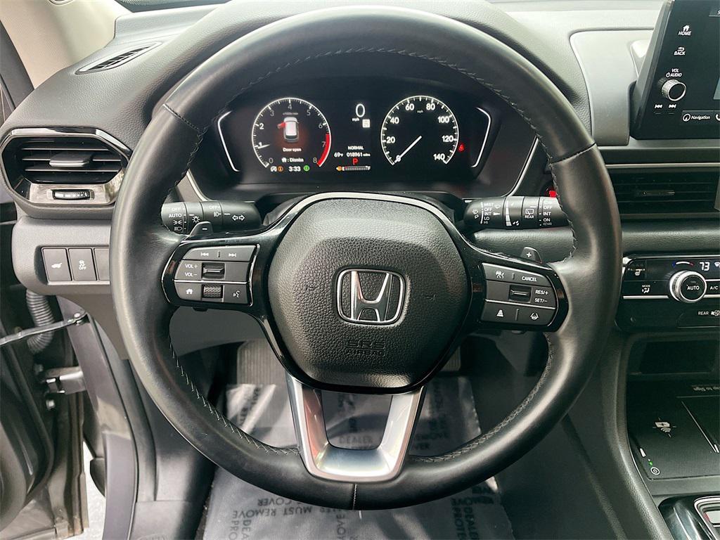 used 2025 Honda Pilot car, priced at $35,800