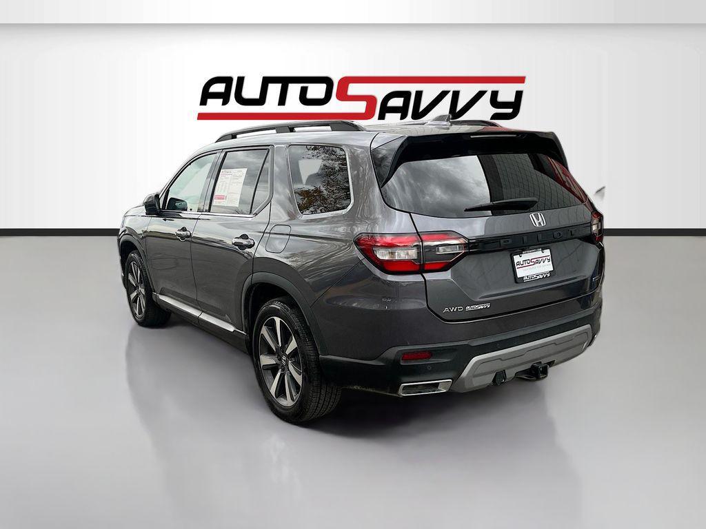 used 2025 Honda Pilot car, priced at $32,600