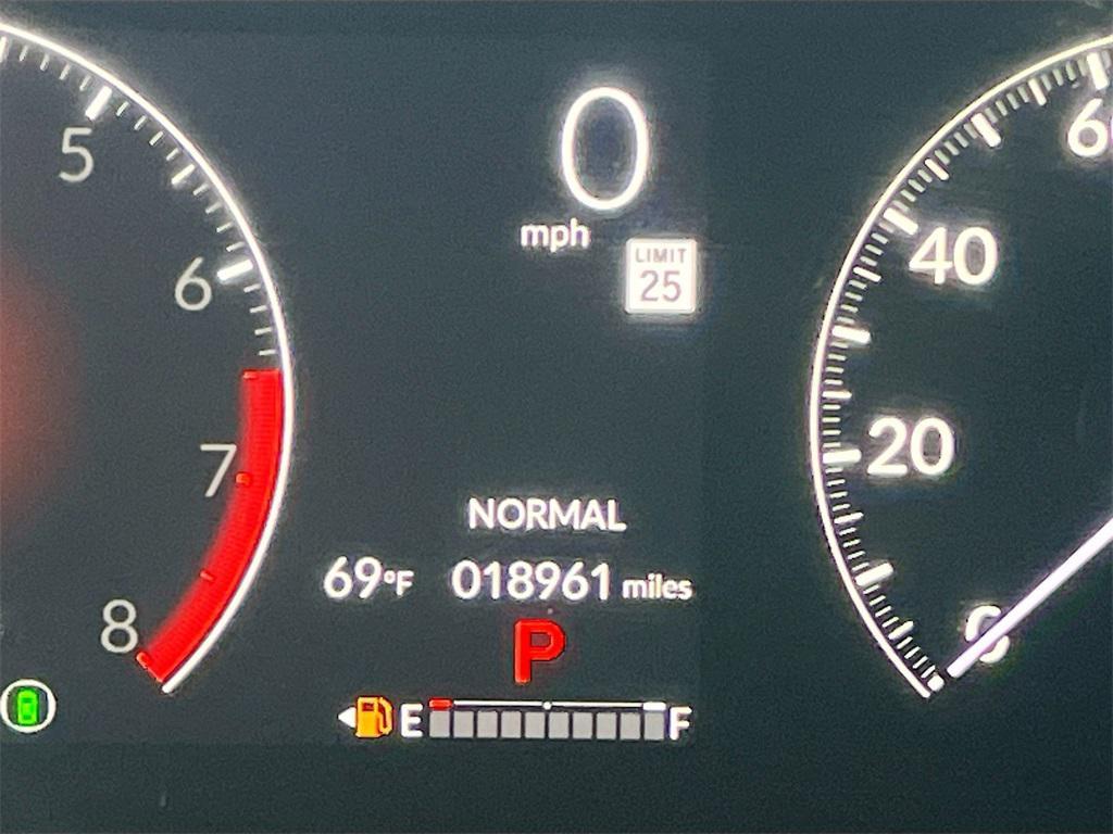 used 2025 Honda Pilot car, priced at $35,800