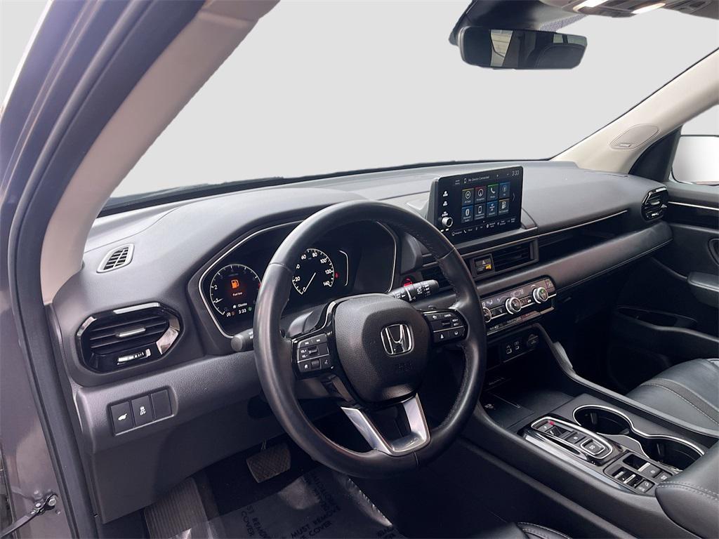 used 2025 Honda Pilot car, priced at $35,800