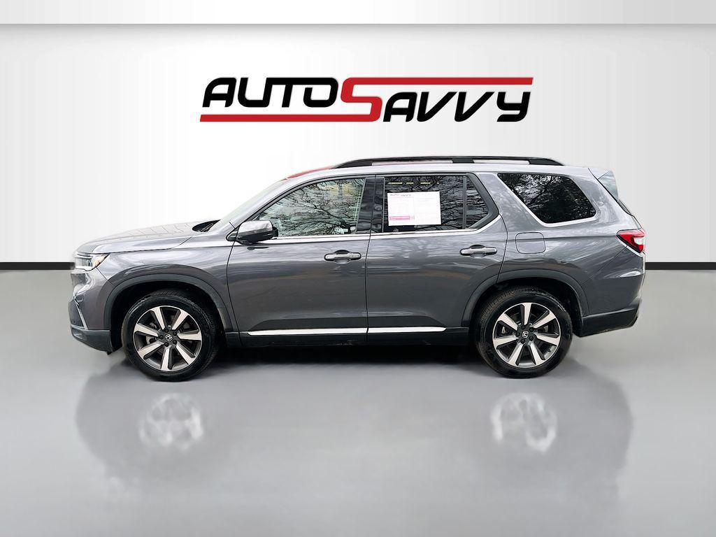 used 2025 Honda Pilot car, priced at $32,600