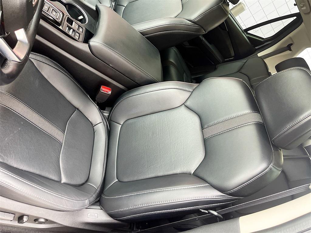 used 2025 Honda Pilot car, priced at $35,800