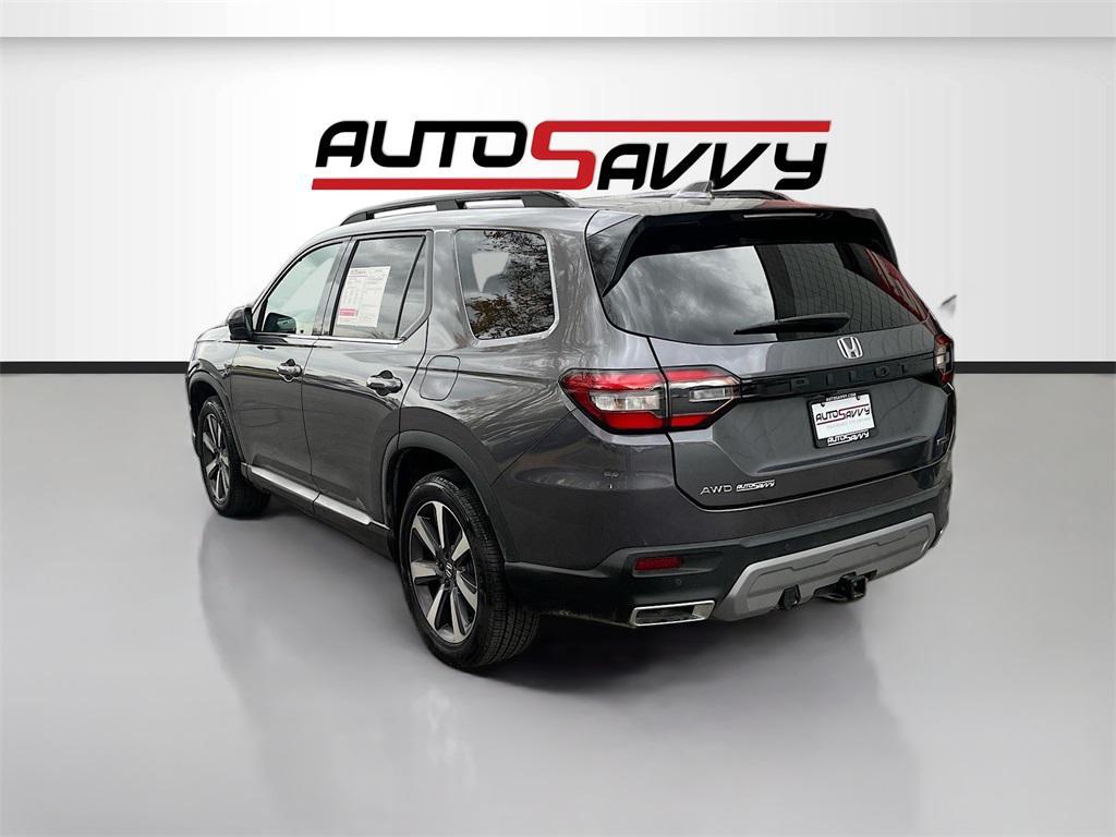 used 2025 Honda Pilot car, priced at $35,800