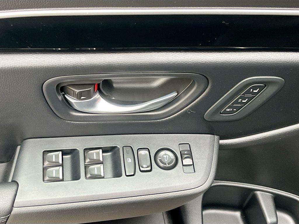 used 2025 Honda Pilot car, priced at $31,400