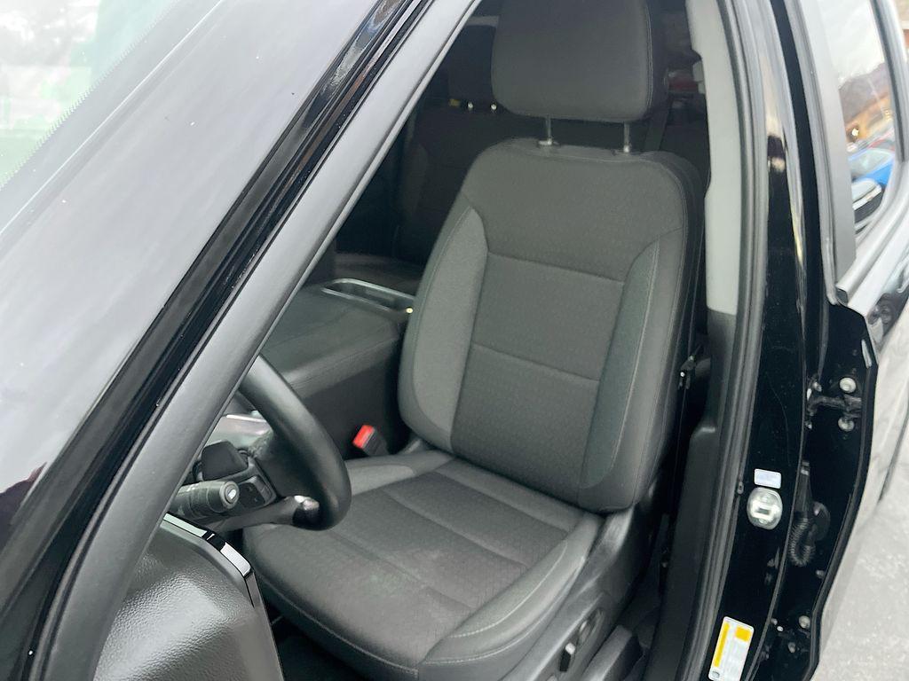 used 2025 Chevrolet Silverado 1500 car, priced at $40,400