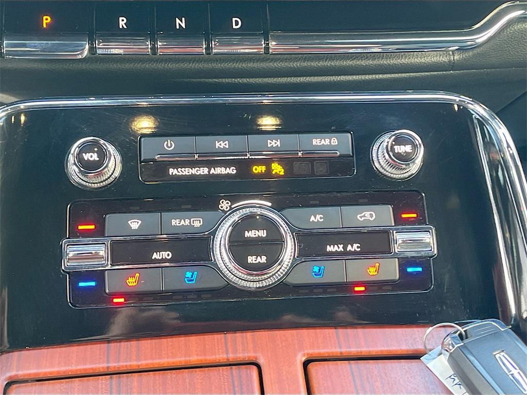 used 2023 Lincoln Navigator car, priced at $59,400