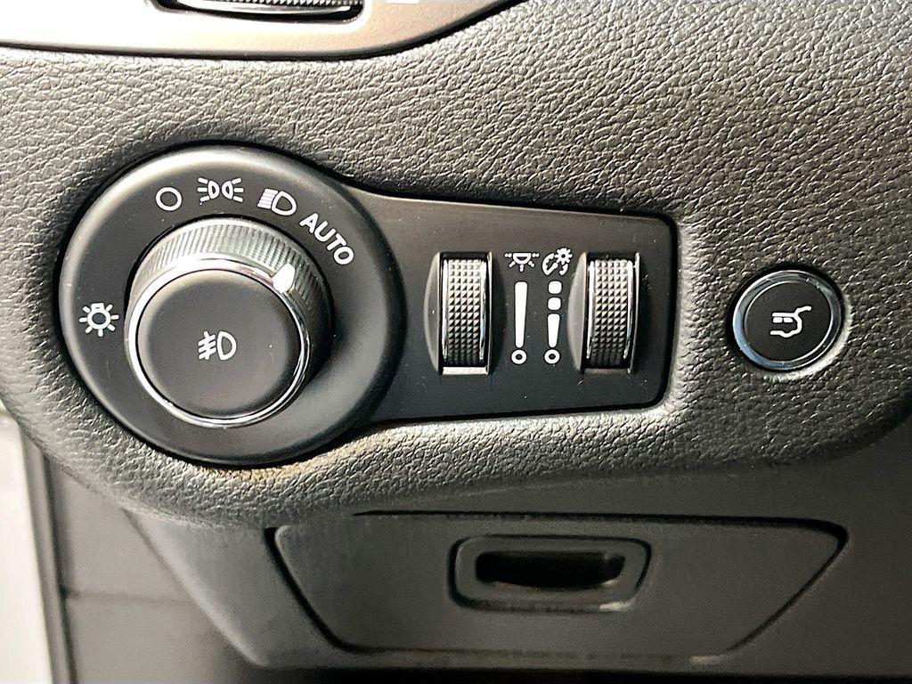 used 2022 Jeep Cherokee car, priced at $17,400