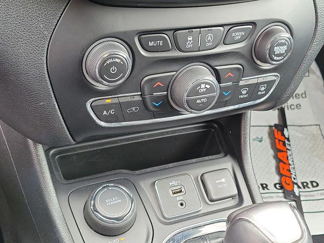 used 2020 Jeep Cherokee car, priced at $13,993