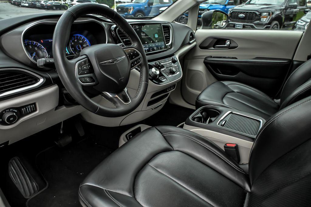 used 2023 Chrysler Pacifica car, priced at $22,402