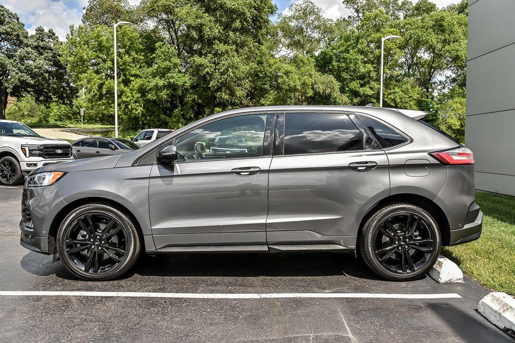used 2023 Ford Edge car, priced at $34,402