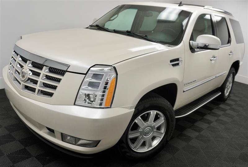 used 2009 Cadillac Escalade car, priced at $12,395