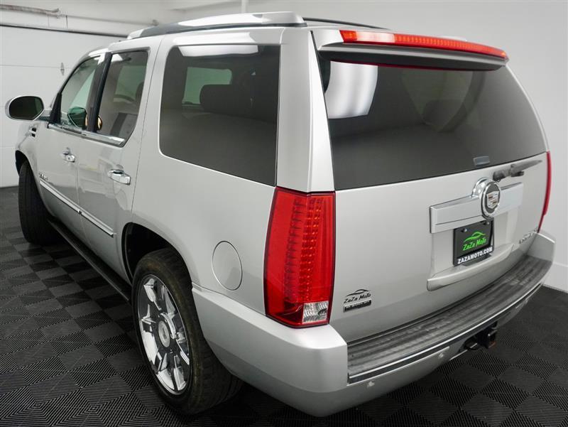 used 2010 Cadillac Escalade car, priced at $9,995