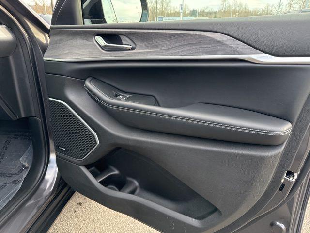 used 2024 Jeep Grand Cherokee car, priced at $35,500