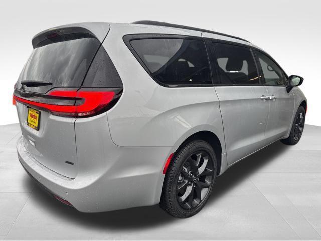 new 2026 Chrysler Pacifica car, priced at $49,835