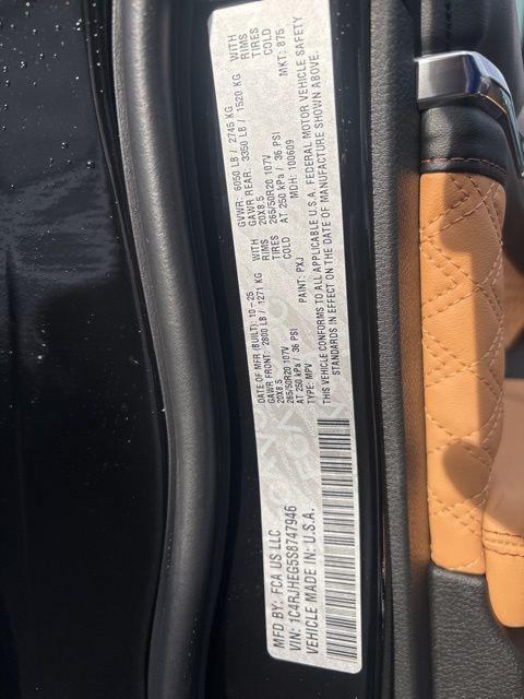 new 2025 Jeep Grand Cherokee car, priced at $58,900