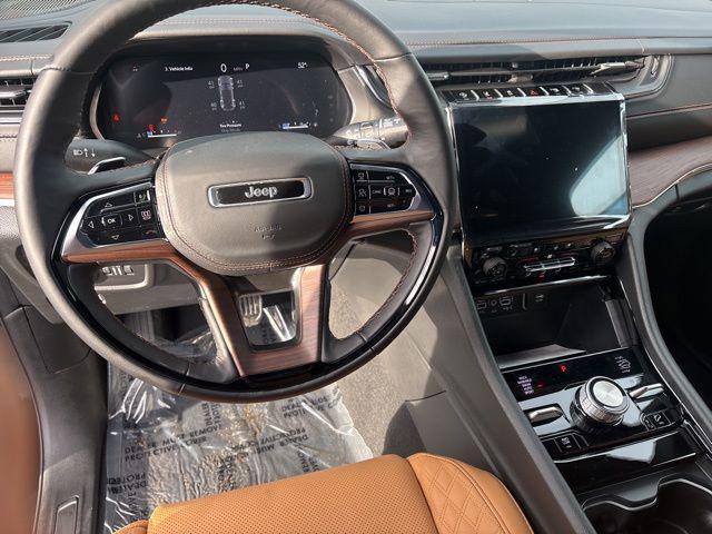 new 2025 Jeep Grand Cherokee car, priced at $58,900