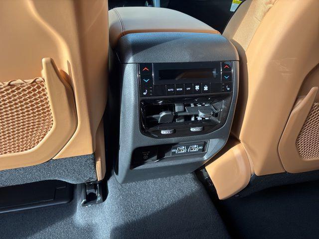 new 2025 Jeep Grand Cherokee car, priced at $58,900