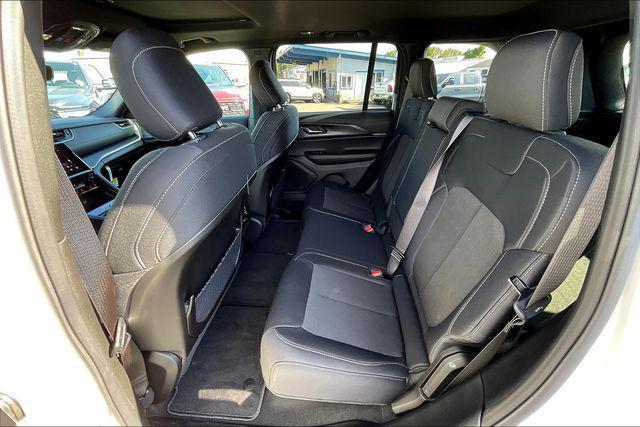 new 2025 Jeep Grand Cherokee car, priced at $35,780