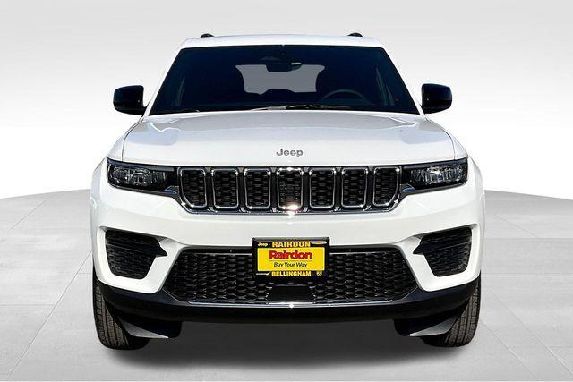 new 2025 Jeep Grand Cherokee car, priced at $35,780