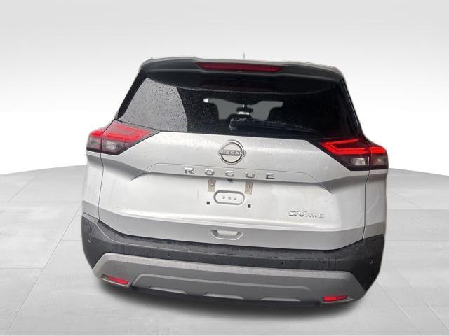 2022 Brilliant Silver Metallic Nissan Rogue
