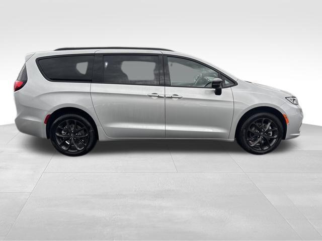 new 2026 Chrysler Pacifica car, priced at $48,955
