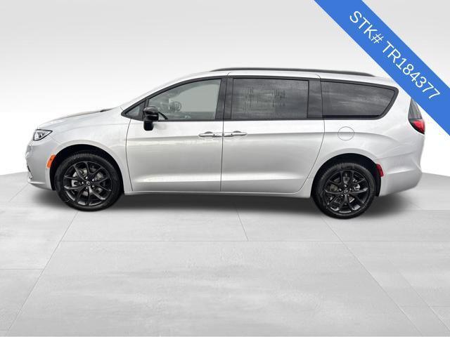 new 2026 Chrysler Pacifica car, priced at $48,955