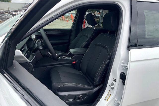 new 2025 Jeep Grand Cherokee car, priced at $35,250