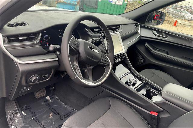 new 2025 Jeep Grand Cherokee car, priced at $35,250