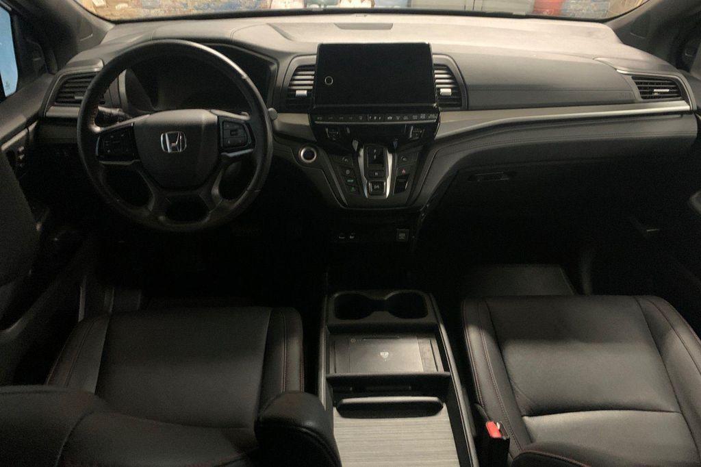 used 2025 Honda Odyssey car, priced at $39,509