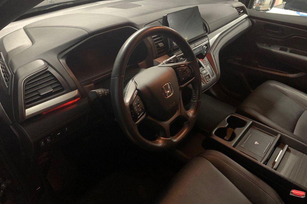 used 2025 Honda Odyssey car, priced at $39,509
