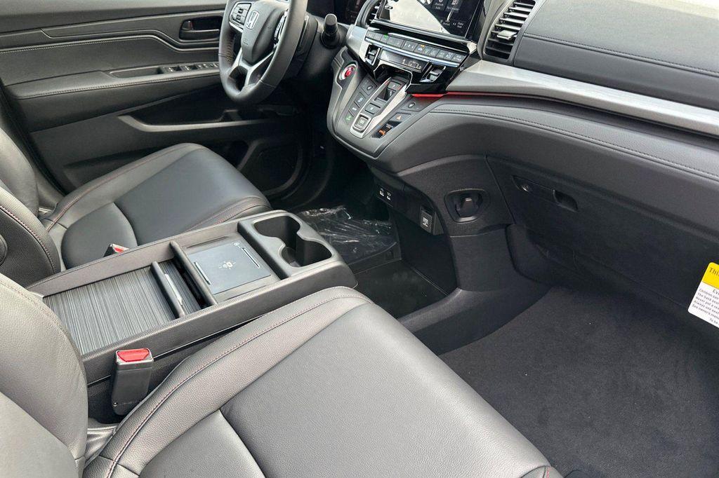 new 2026 Honda Odyssey car, priced at $45,845