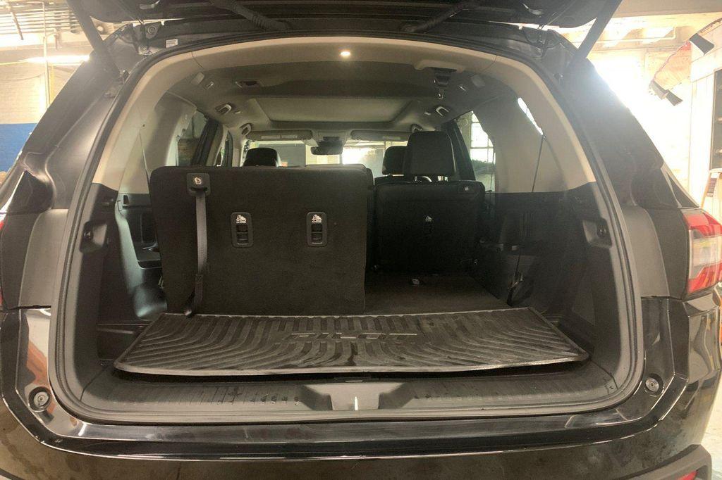 used 2025 Honda Pilot car, priced at $45,938