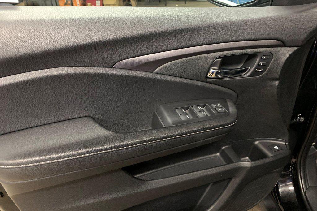 used 2025 Honda Ridgeline car, priced at $35,663