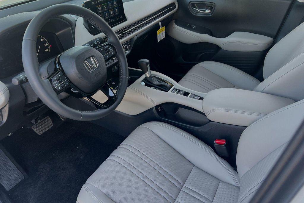 new 2025 Honda HR-V car
