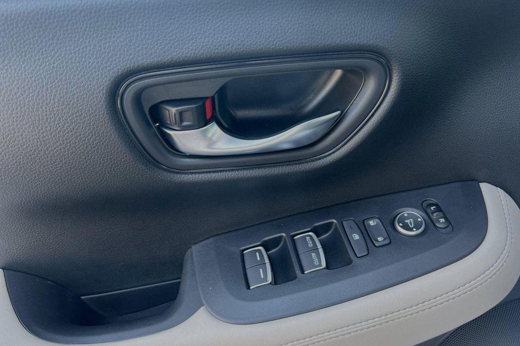 new 2025 Honda HR-V car