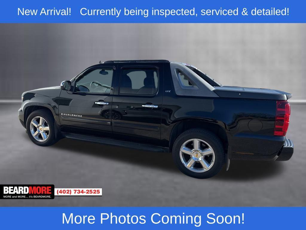 used 2007 Chevrolet Avalanche car, priced at $11,688