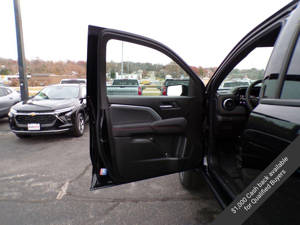 new 2026 Chevrolet Colorado car, priced at $43,243