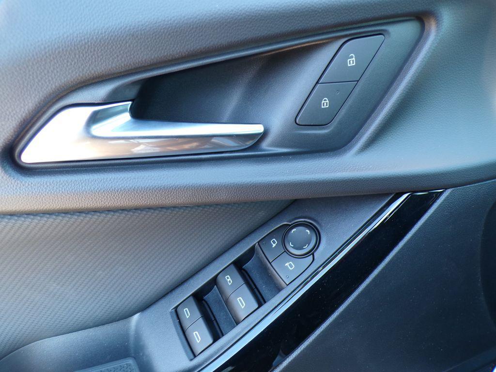 new 2026 Chevrolet Equinox car, priced at $31,390