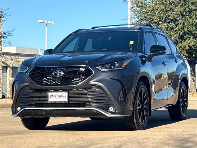 used 2023 Toyota Highlander car, priced at $37,941