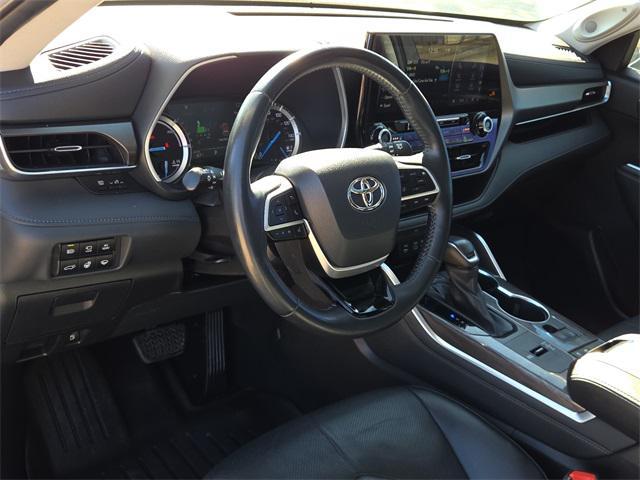 used 2022 Toyota Highlander Hybrid car, priced at $29,947