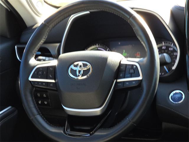 used 2022 Toyota Highlander Hybrid car, priced at $29,947