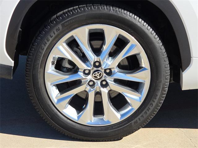 used 2022 Toyota Highlander Hybrid car, priced at $29,947