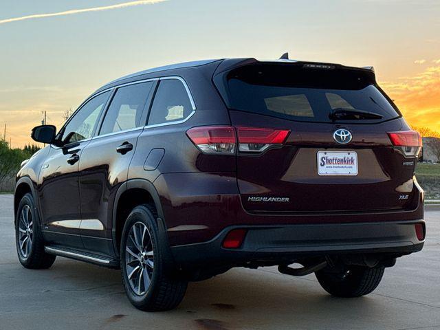 used 2019 Toyota Highlander Hybrid car, priced at $24,985