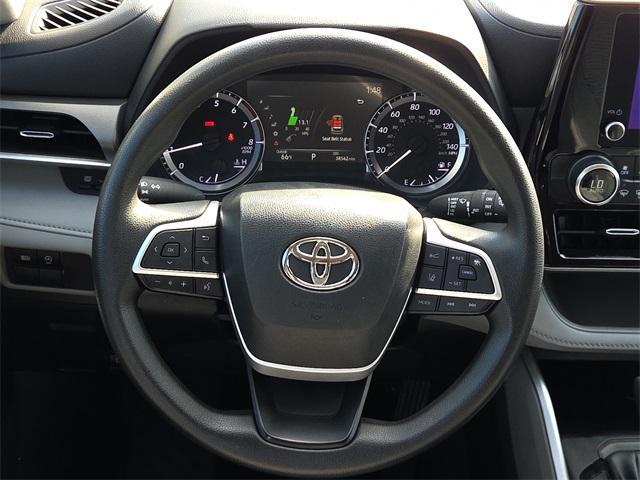 used 2023 Toyota Highlander car, priced at $30,957